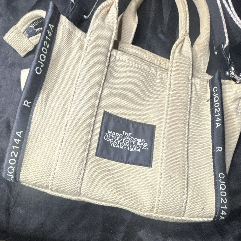 Women’s Marc Jacob’s The Tote Bag Tan & black